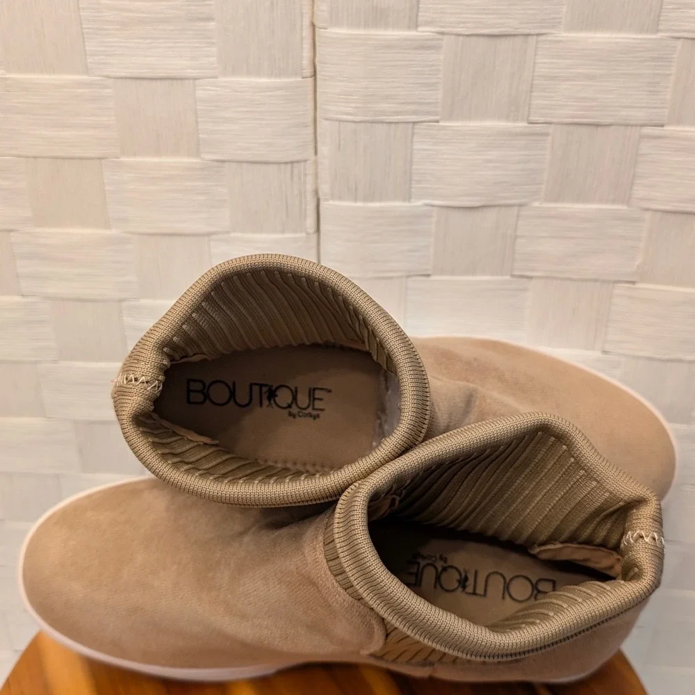 Boutique by Corkys Tan Faux Suede‎ Ribbed Knit High Top Sneaker Boots Booties